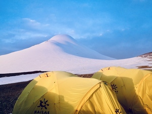 拍摄时间：2020年9月
拍摄地点：昆仑山东段可可赛极门峰C1营地
供稿：匿名